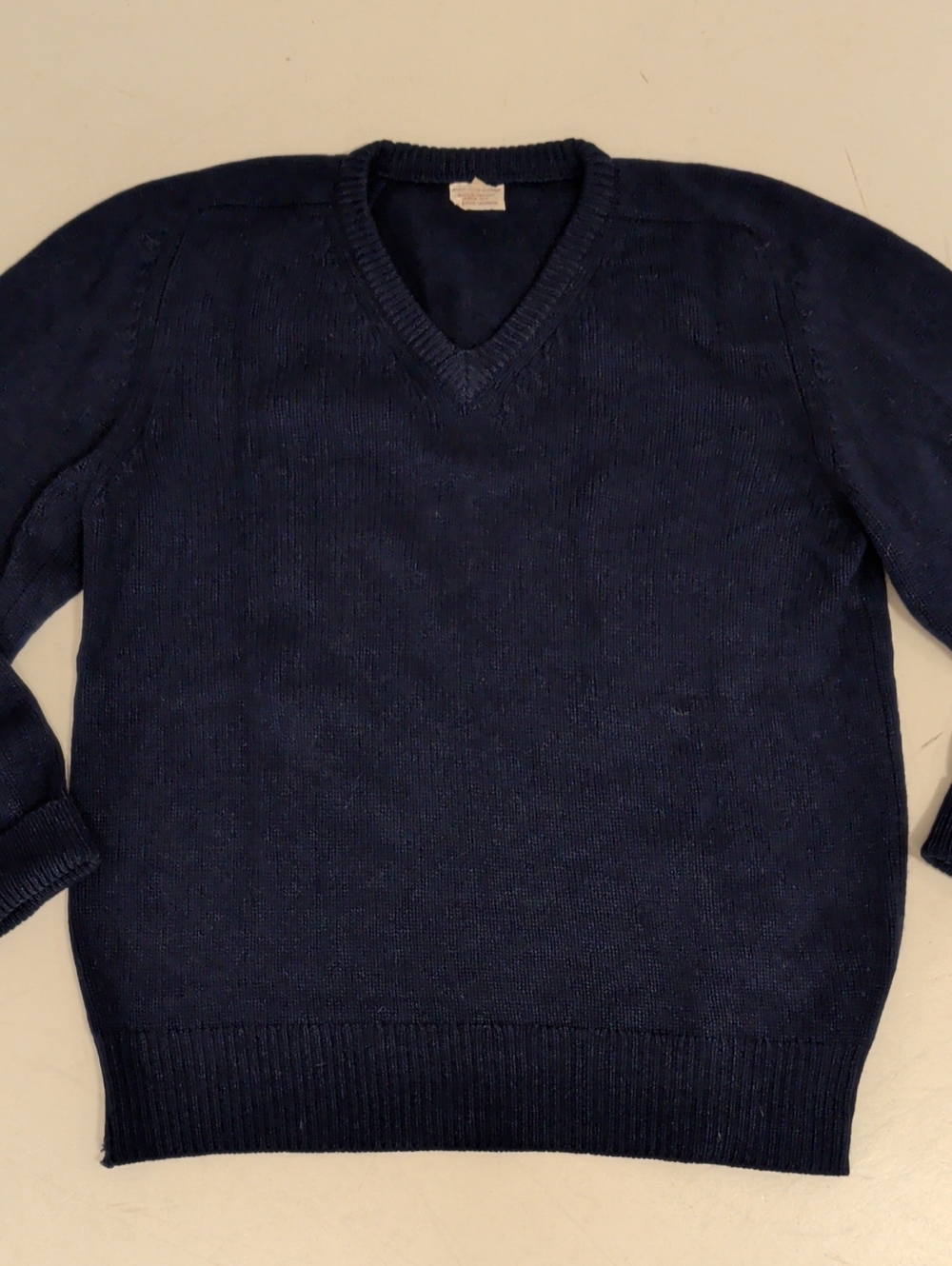 Vintage 4 Ply Cashmere V-Neck Sweater in Navy Blue Classic Pullover Knit